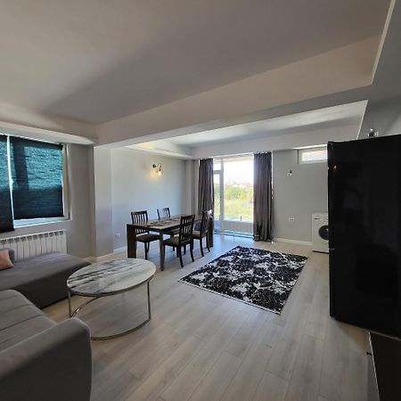Crystal Apartment Bukarest Exteriör bild